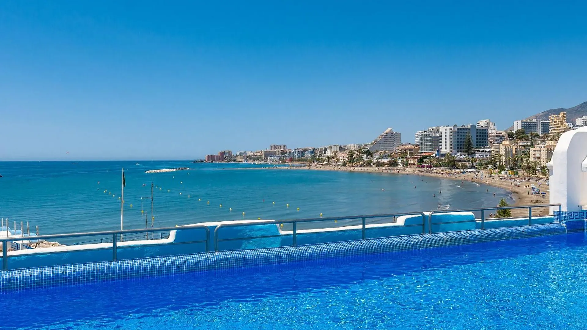 Vb Madeira 1Bdr With Rooftop Swimming Pool Benalmadena Spain